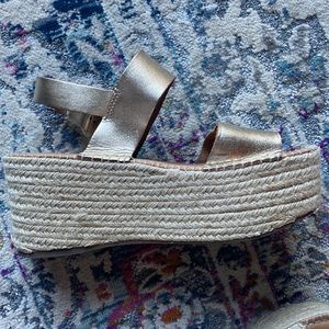 Steve Madden gold platform sandals